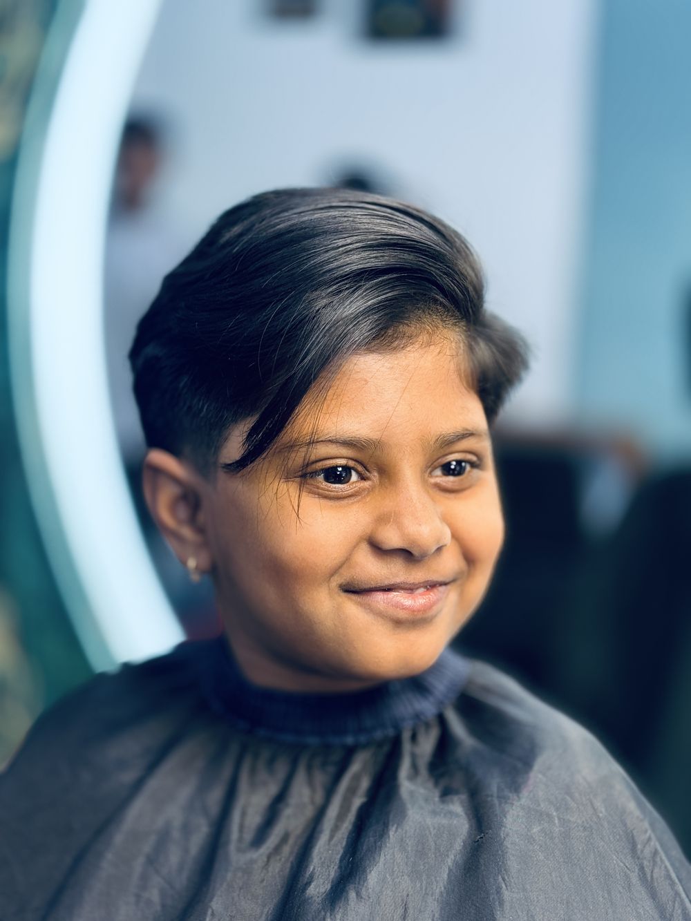 Facial treatment in progress at our ladies beauty parlour in Wagholi